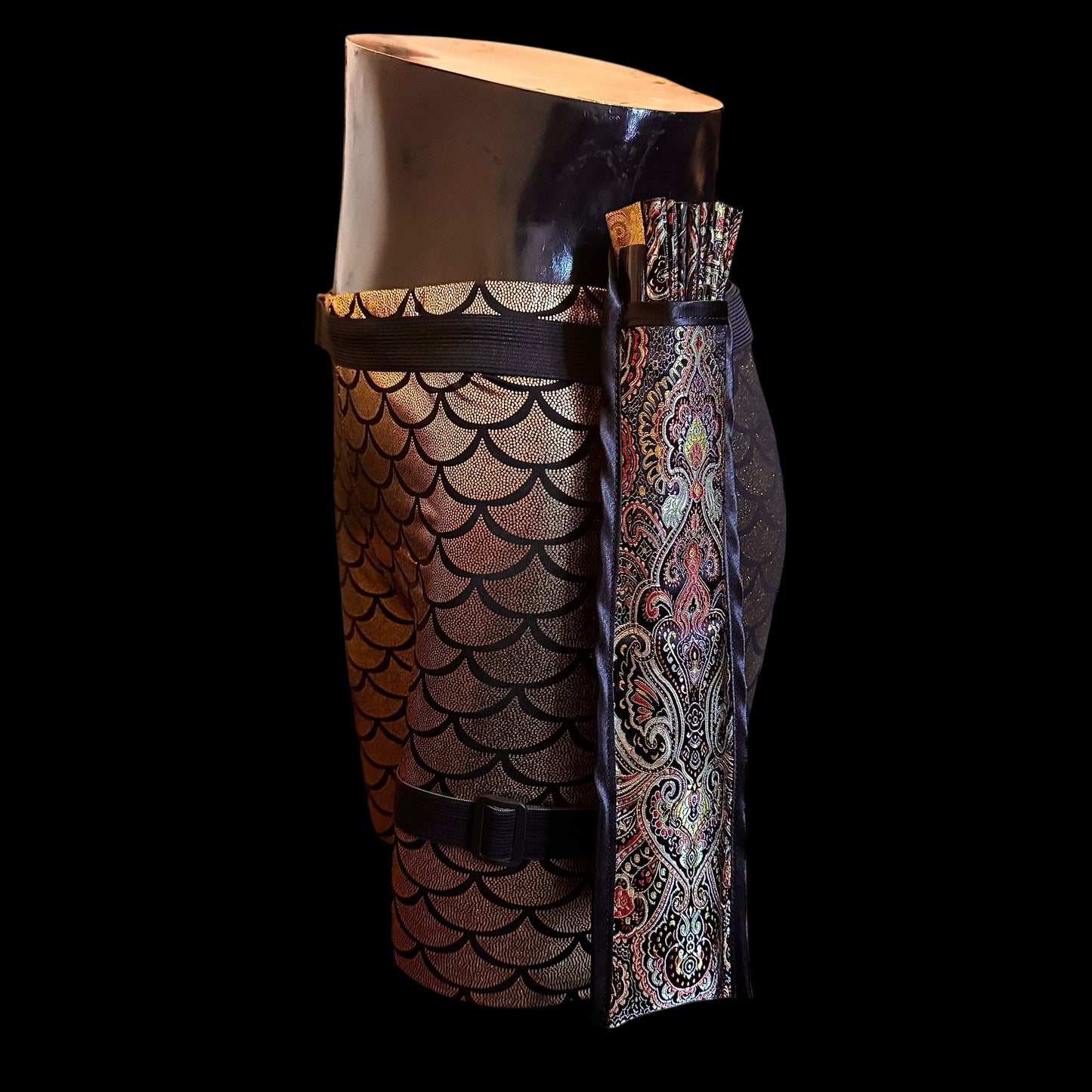 Großer handgefertigter Bambus Rave Fächer mit Holster - Swooshy Royal non-plus-ultra